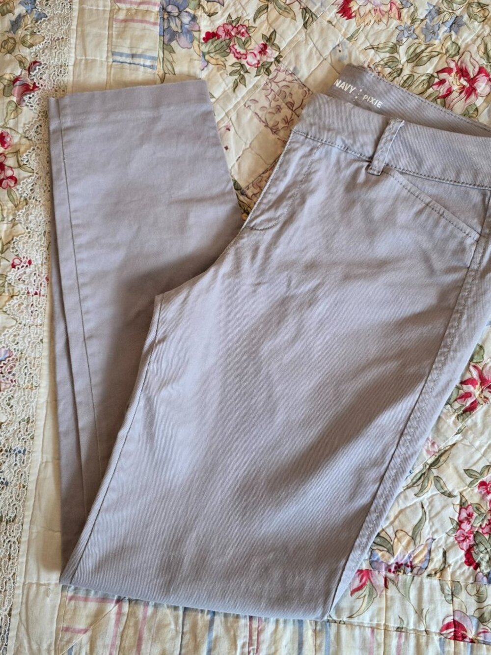 Old Navy Pixie Regular Gray Pants, Size 4